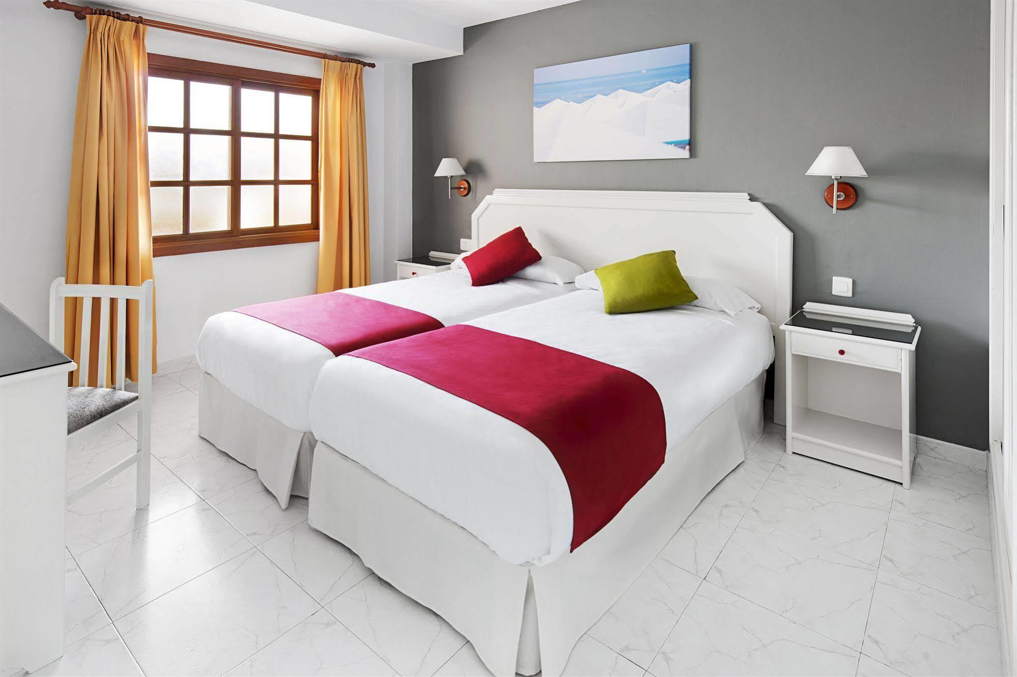 Elba Castillo San Jorge & Antigua Suite Hotel Калета-де-Фусте Экстерьер фото
